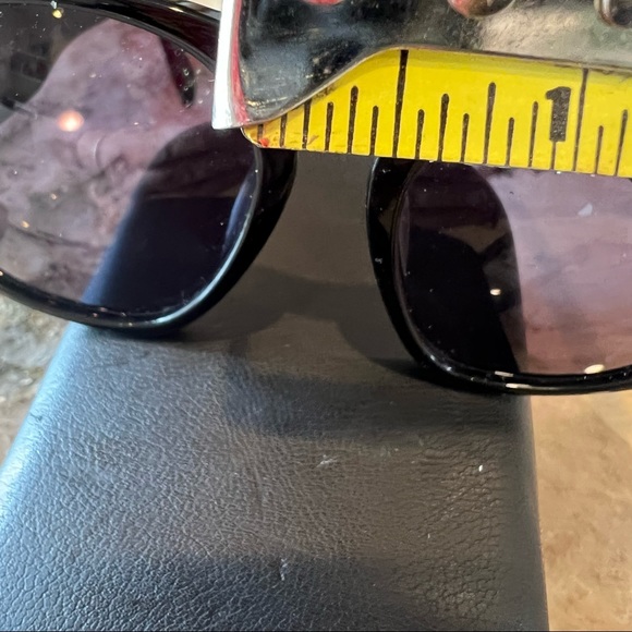 VINTAGE EUCChanel Authentic Sunglasses With Case No Scratches no sign of wear - Picture 13 of 13